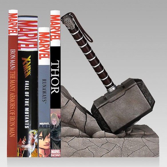 decoration of the Marvel Heroes-support-of-books-mjolnir